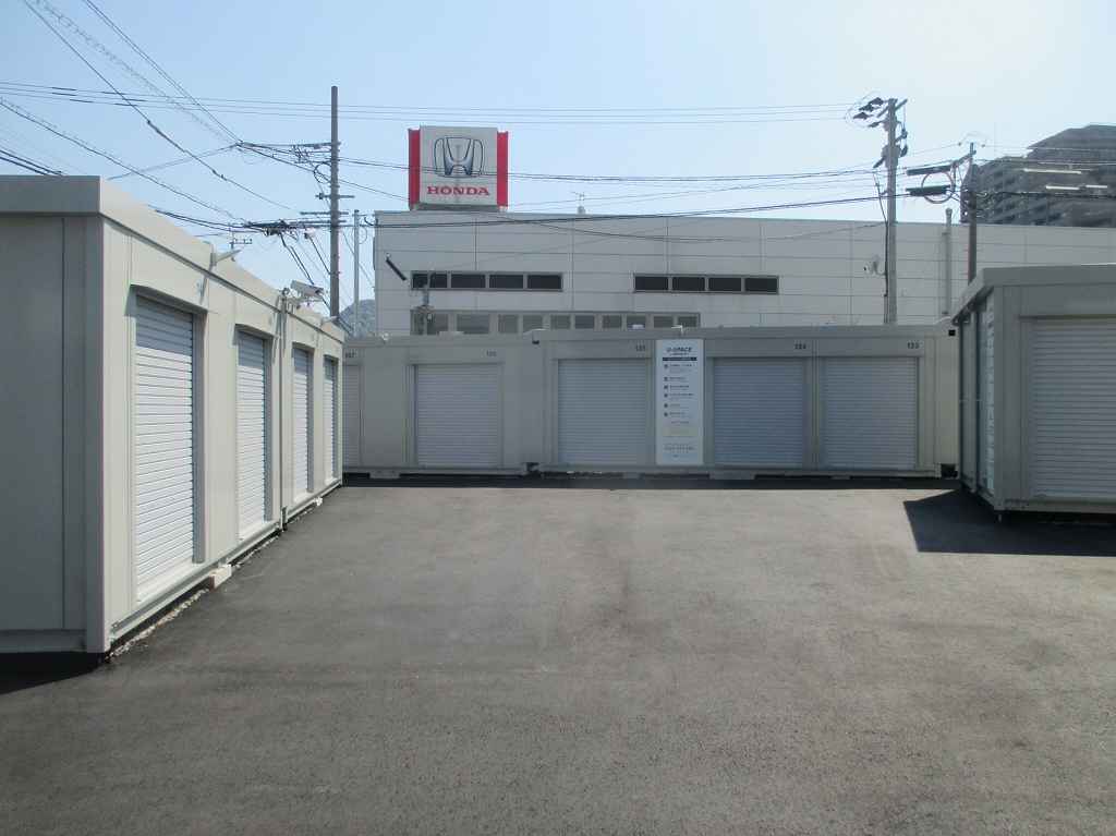 長崎田中店【3/27オープン】のトランクルーム 店舗内も広く、ゆったりとご使用いただけます。