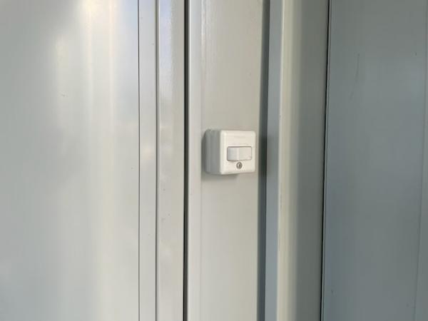 福岡県朝倉店/展示場の中古ユニットハウス・プレハブ・コンテナハウスルーバー付き