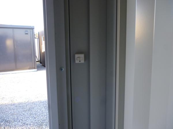 東京都日野店/展示場の中古ユニットハウス・プレハブ・コンテナハウスCT-32JG(2.16坪)の各設備のスイッチ