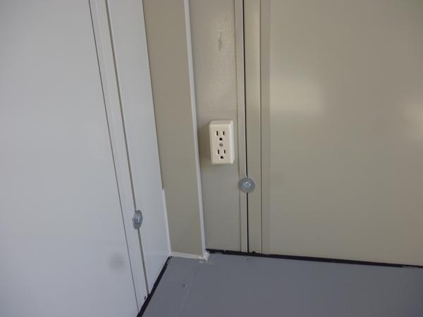 東京都日野店/展示場の中古ユニットハウス・プレハブ・コンテナハウスCT-41J(2.83坪)の各設備のコンセント