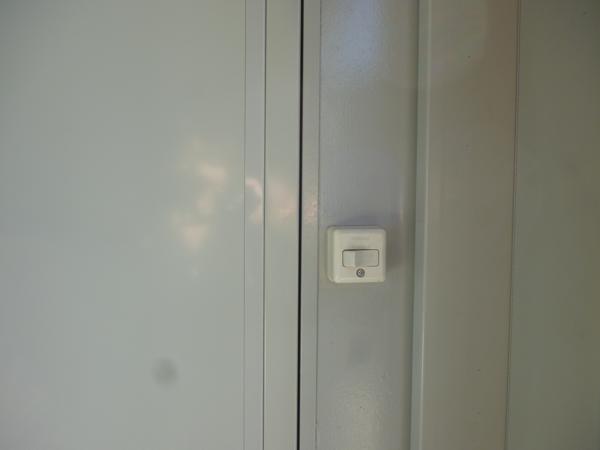 東京都日野店/展示場の中古ユニットハウス・プレハブ・コンテナハウスCT-41J(2.83坪)の各設備のスイッチ