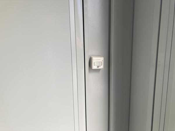 奈良県奈良店/展示場の中古ユニットハウス・プレハブ・コンテナハウスCT-41J(2.83坪)の各設備のスイッチ