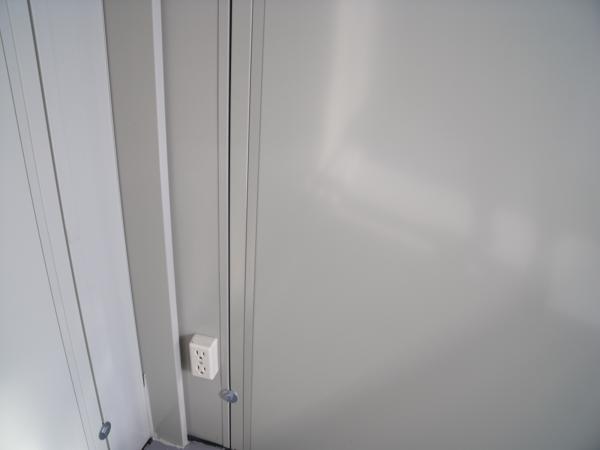 埼玉県花園インター店/展示場の中古ユニットハウス・プレハブ・コンテナハウスCT-41J(2.83坪)の各設備のコンセント