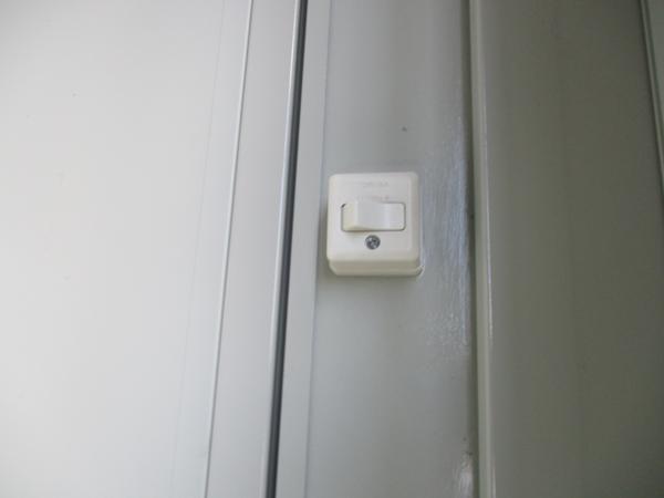 宮城県仙台総合展示場の中古ユニットハウス・プレハブ・コンテナハウスCT-41J(2.83坪)の各設備のスイッチ