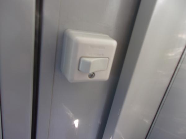 宮城県仙台営業所/展示場の中古ユニットハウス・プレハブ・コンテナハウスCT-41J(2.83坪)の各設備のスイッチ