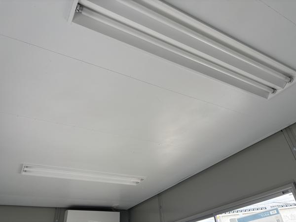 石川県小松店/展示場の中古ユニットハウス・プレハブ・コンテナハウスCT-41J(2.83坪)の各設備の照明器具