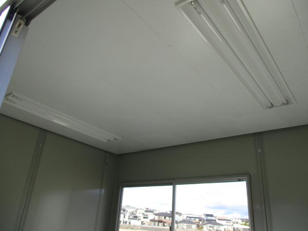 福島県いわき店/展示場の中古ユニットハウス・プレハブ・コンテナハウスCT-32J(2.16坪)の各設備の照明器具