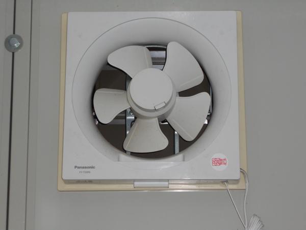 茨城県鹿嶋店/展示場の中古ユニットハウス・プレハブ・コンテナハウスCT-54J(7.79坪)の各設備の換気扇