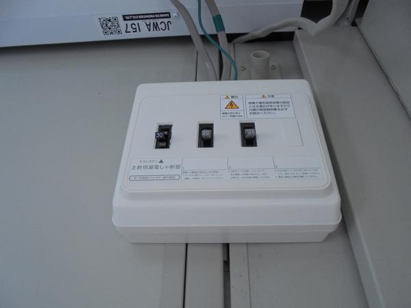 山形県天童店/展示場の中古ユニットハウス・プレハブ・コンテナハウスCT-32J(2.16坪)の各設備の分電盤