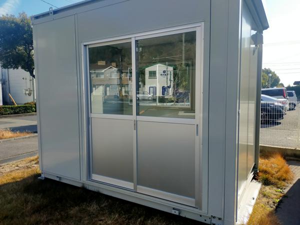 岡山県笠岡店/展示場の中古ユニットハウス・プレハブ・コンテナハウスCT-32J(2.16坪)の本体の外観