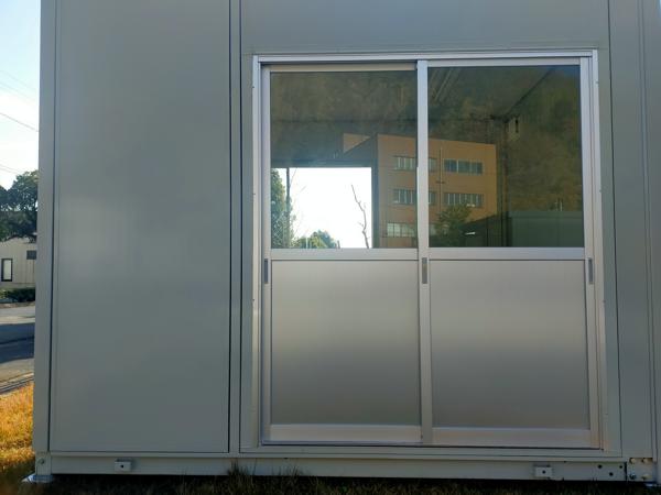 岡山県笠岡店/展示場の中古ユニットハウス・プレハブ・コンテナハウスCT-32J(2.16坪)の本体の外観