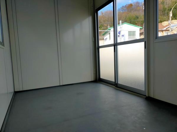 岡山県笠岡店/展示場の新棟ユニットハウス・プレハブ・コンテナハウス38MSL(2.43坪)の本体の内観