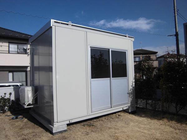 埼玉県春日部総合展示場の中古ユニットハウス・プレハブ・コンテナハウスCT-32J(2.16坪)の本体の外観