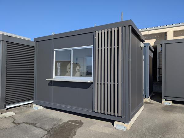 鹿児島県霧島店/展示場の新棟ユニットハウス・プレハブ・コンテナハウス38MSL(2.43坪)の本体の外観