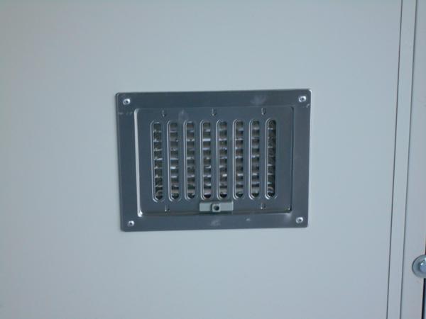 茨城県鹿嶋店/展示場の中古ユニットハウス・プレハブ・コンテナハウスCT-54J(7.79坪)の各設備の給気口