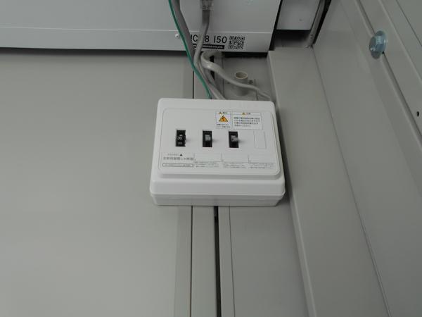 福島県福島店/展示場の中古ユニットハウス・プレハブ・コンテナハウスCT-32J(2.16坪)の各設備の分電盤