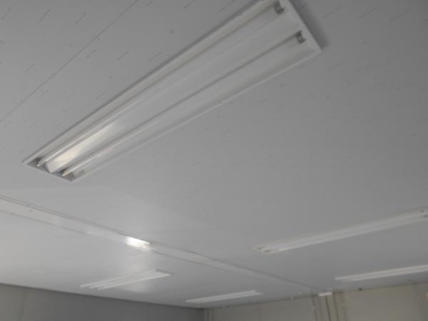 福島県福島店/展示場の中古ユニットハウス・プレハブ・コンテナハウスCT-54J(7.79坪)の各設備の照明器具