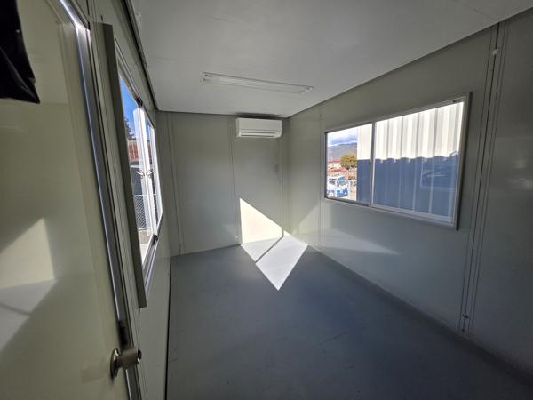 山梨県富士吉田店/展示場の中古ユニットハウス・プレハブ・コンテナハウスCT-41J(2.83坪)の本体の内観