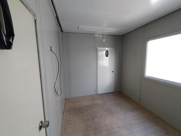 茨城県小美玉店/展示場の中古ユニットハウス・プレハブ・コンテナハウスCT-32J(2.16坪)の本体の内観