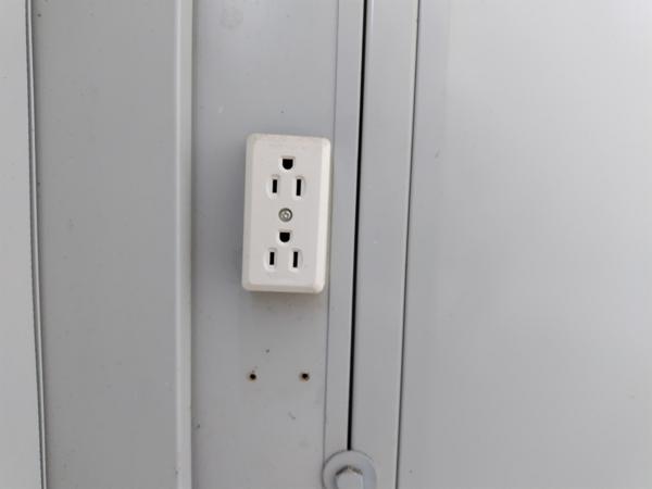 茨城県小美玉店/展示場の中古ユニットハウス・プレハブ・コンテナハウスCT-32J(2.16坪)の各設備のコンセント