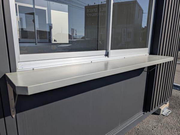 鹿児島県霧島店/展示場の新棟ユニットハウス・プレハブ・コンテナハウス38MSL(2.43坪)の本体の外観