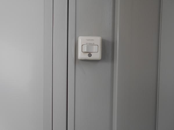 福島県福島店/展示場の中古ユニットハウス・プレハブ・コンテナハウスCT-32J(2.16坪)の各設備のスイッチ