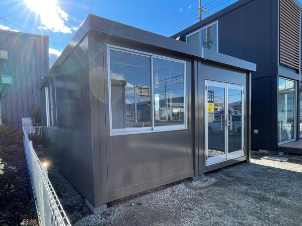 神奈川県厚木店/展示場の中古ユニットハウス・プレハブ・コンテナハウスCT-54J(7.60坪)の本体の外観