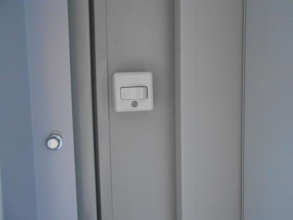 群馬県館林店/展示場の中古ユニットハウス・プレハブ・コンテナハウスCT-41JG(2.83坪)の各設備のスイッチ
