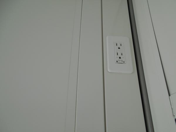 埼玉県朝霞店/展示場の新棟ユニットハウス・プレハブ・コンテナハウス38MSL(2.43坪)の各設備のコンセント