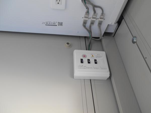 埼玉県朝霞店/展示場の中古ユニットハウス・プレハブ・コンテナハウスCT-41J(2.85坪)の各設備の分電盤