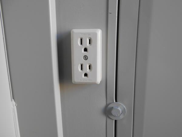 埼玉県朝霞店/展示場の中古ユニットハウス・プレハブ・コンテナハウスCT-41J(2.85坪)の各設備のコンセント