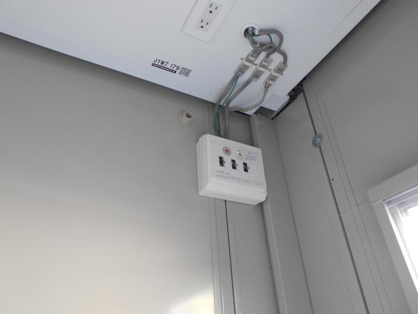 静岡県沼津店/展示場の中古ユニットハウス・プレハブ・コンテナハウスルーバー付き