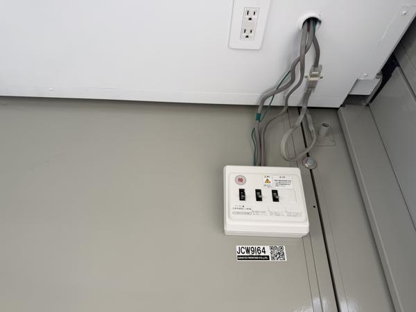 静岡県富士店/展示場の中古ユニットハウス・プレハブ・コンテナハウスCT-32J(2.16坪)の各設備の分電盤