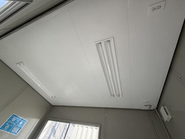 静岡県富士店/展示場の中古ユニットハウス・プレハブ・コンテナハウスCT-32J(2.16坪)の各設備の照明器具