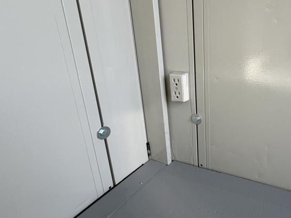 静岡県富士店/展示場の中古ユニットハウス・プレハブ・コンテナハウスCT-32J(2.16坪)の各設備のコンセント
