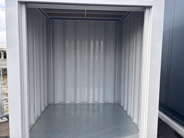 石川県小松店/展示場の新棟ユニットハウス・プレハブ・コンテナハウスGORILLA(0.94坪)の本体の内観
