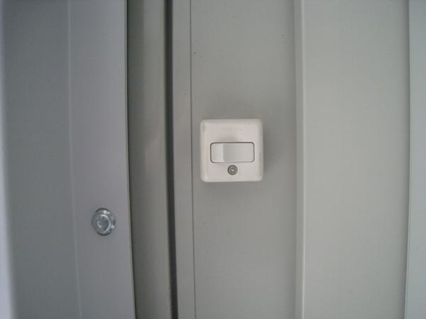 広島県東広島店/展示場の中古ユニットハウス・プレハブ・コンテナハウスCT-32JG(2.16坪)の各設備のスイッチ