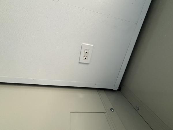 茨城県小美玉店/展示場の中古ユニットハウス・プレハブ・コンテナハウスCT-41J(2.83坪)の各設備のコンセント