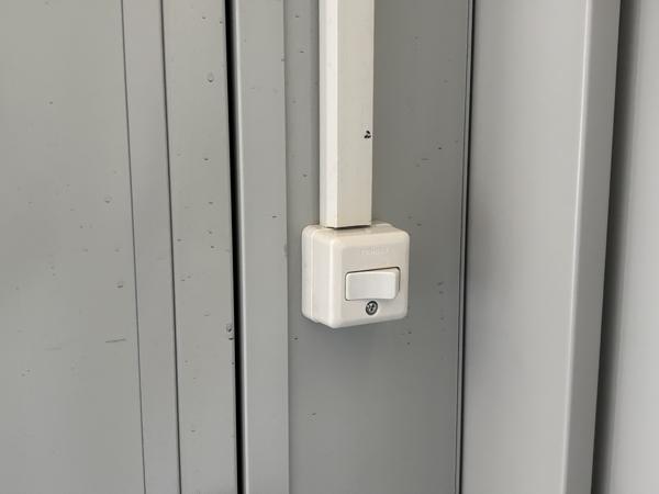 茨城県小美玉店/展示場の中古ユニットハウス・プレハブ・コンテナハウスCT-41J(2.83坪)の各設備のスイッチ