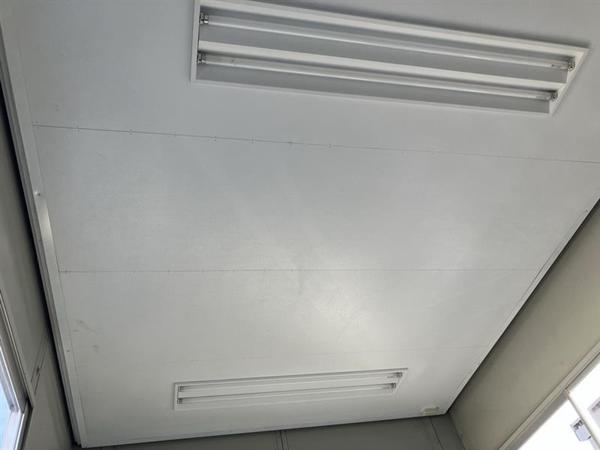香川県東かがわ店/展示場の中古ユニットハウス・プレハブ・コンテナハウスCT-32J(2.16坪)の各設備の照明器具