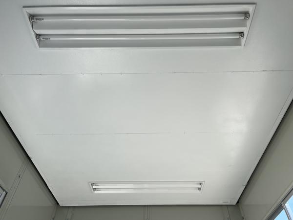 山梨県笛吹一宮店/展示場の中古ユニットハウス・プレハブ・コンテナハウスCT-32J(2.16坪)の各設備の照明器具