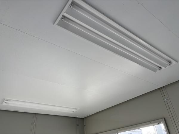 石川県小松店/展示場の中古ユニットハウス・プレハブ・コンテナハウスCT-32J(2.16坪)の各設備の照明器具