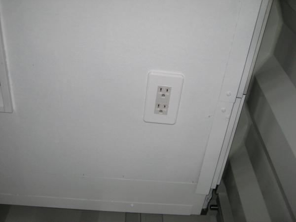 福岡県北九州営業所/展示場の中古ユニットハウス・プレハブ・コンテナハウスCT-32JG(2.16坪)の各設備のコンセント
