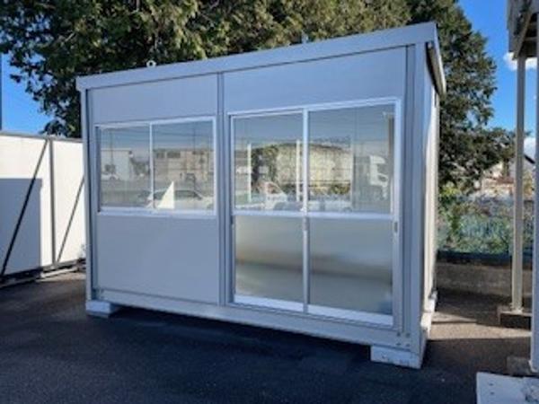 栃木県鹿沼店/展示場の新棟ユニットハウス・プレハブ・コンテナハウス38MSL(2.43坪)の本体の外観