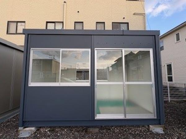 大分県大分東店/展示場の新棟ユニットハウス・プレハブ・コンテナハウス38MSL(2.43坪)の本体の外観