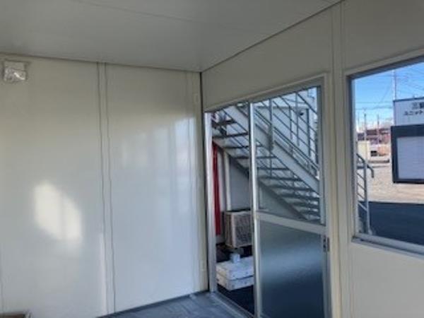 栃木県鹿沼店/展示場の新棟ユニットハウス・プレハブ・コンテナハウス38MSL(2.43坪)の本体の内観
