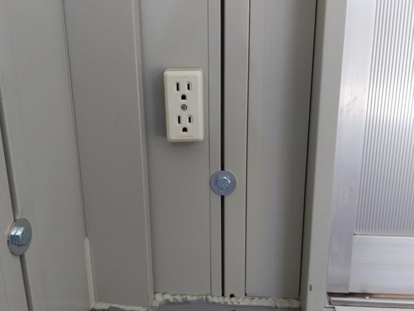 茨城県小美玉店/展示場の中古ユニットハウス・プレハブ・コンテナハウスCT-41J(2.83坪)の各設備のコンセント