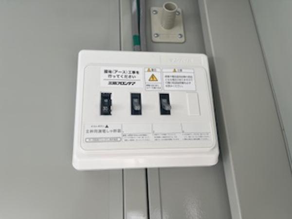埼玉県本庄店/展示場の中古ユニットハウス・プレハブ・コンテナハウスCT-32J(2.16坪)の各設備の分電盤