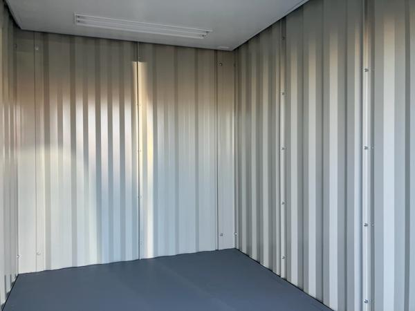 埼玉県さいたま営業所/展示場の中古ユニットハウス・プレハブ・コンテナハウス波板付き