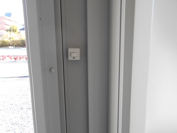 福島県須賀川店/展示場の中古ユニットハウス・プレハブ・コンテナハウスCT-32JG(2.16坪)の各設備のスイッチ